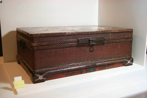 Presentation Box with Lion and Peony Design