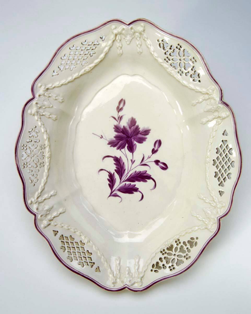 Oval Serving Dish to Leeds Creamware Dessert Service