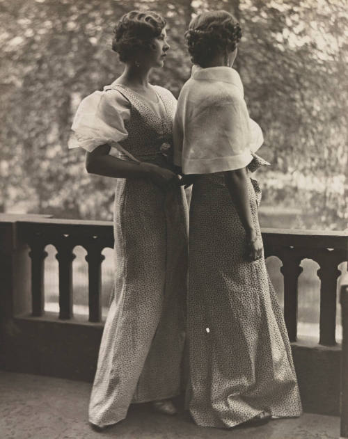 The sisters of Cecil Beaton in London