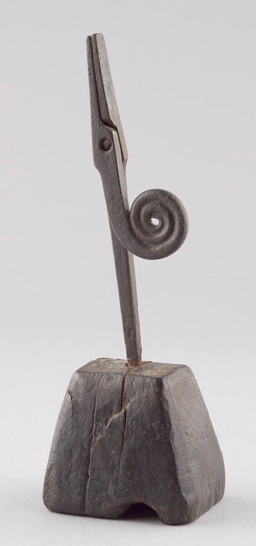 Rush Light Holder